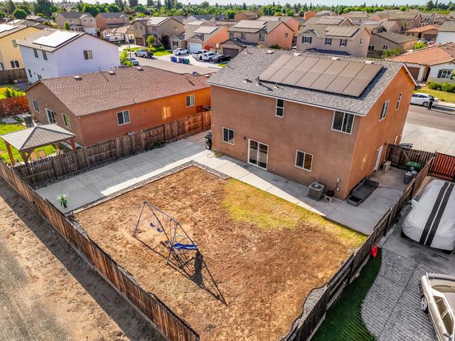 1869 E Gum Avenue, Reedley, CA 93654