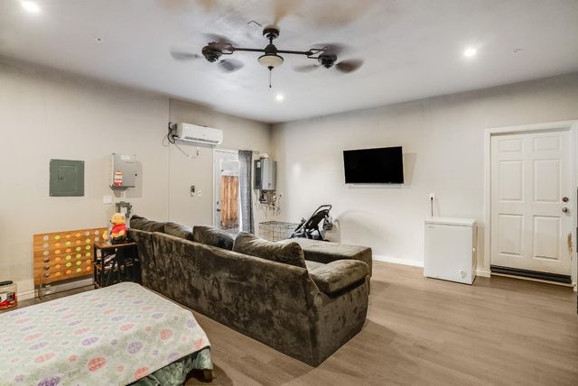 1869 E Gum Avenue, Reedley, CA 93654