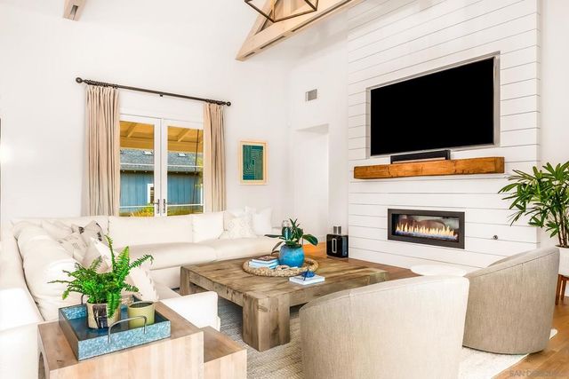 1245 Canton Ct, Encinitas, CA 92024