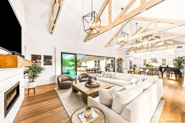 1245 Canton Ct, Encinitas, CA 92024