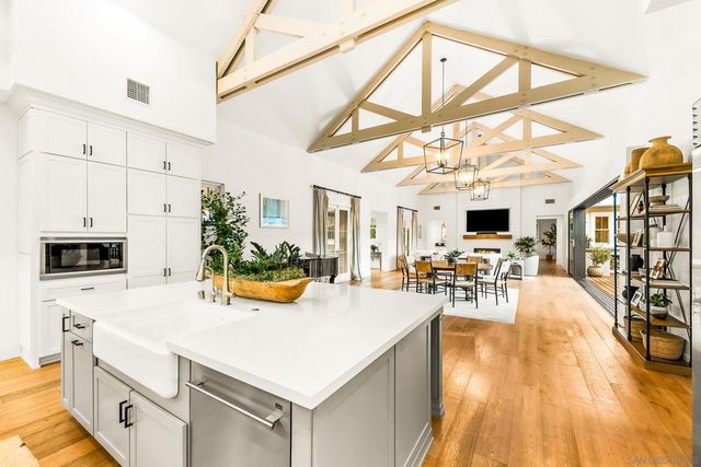 1245 Canton Ct, Encinitas, CA 92024