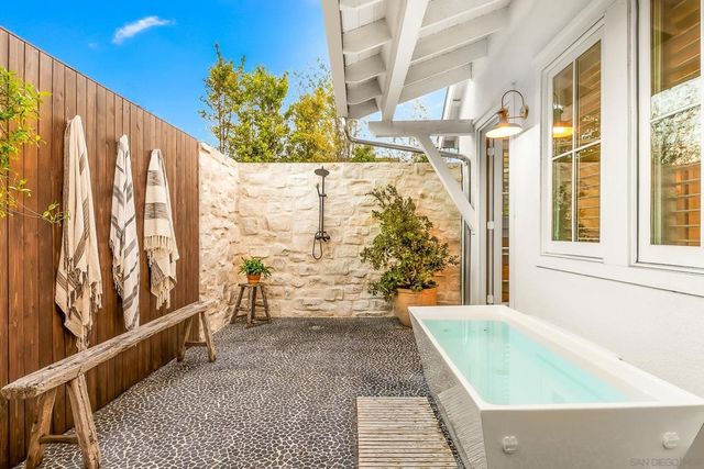 1245 Canton Ct, Encinitas, CA 92024