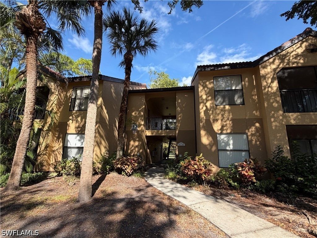 2070 Arbour Walk CIR 3214, Naples, FL 34109