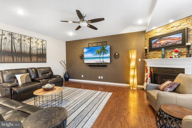 158 WILTSHIRE LN, Warminster, PA 18974