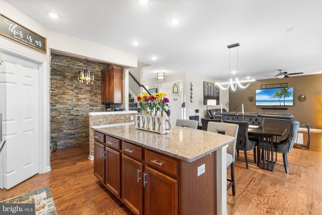 158 WILTSHIRE LN, Warminster, PA 18974