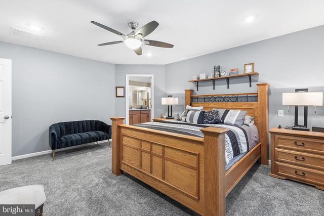 158 WILTSHIRE LN, Warminster, PA 18974