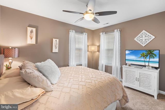 158 WILTSHIRE LN, Warminster, PA 18974