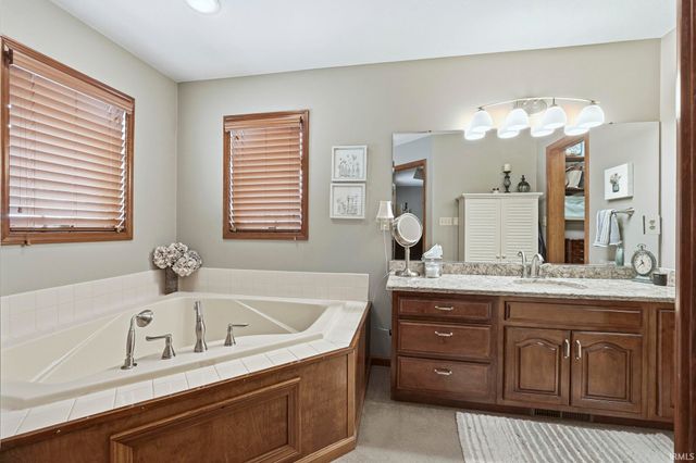 15322 Laurel Ridge Place, Leo, IN 46765