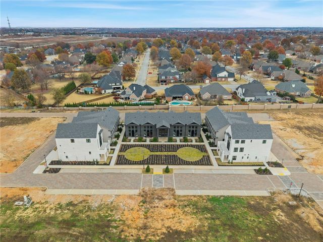 4601 S 47th Street, Rogers, AR 72758