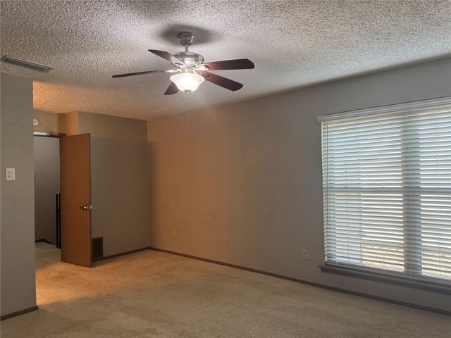2012 Via Corona, Carrollton, TX 75006