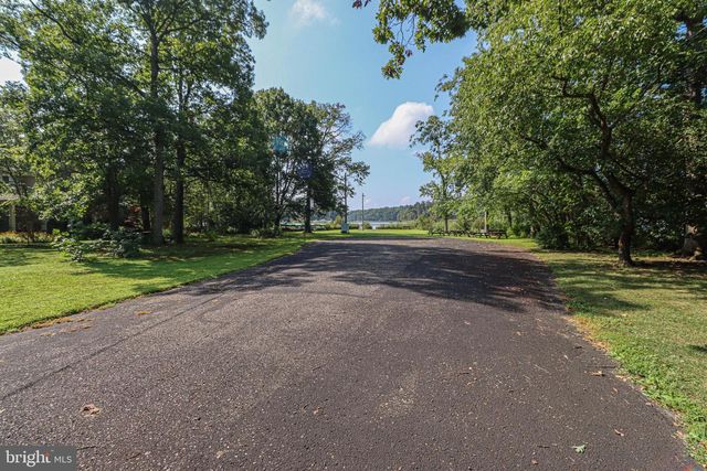 3935 W SHORE DR, Edgewater, MD 21037