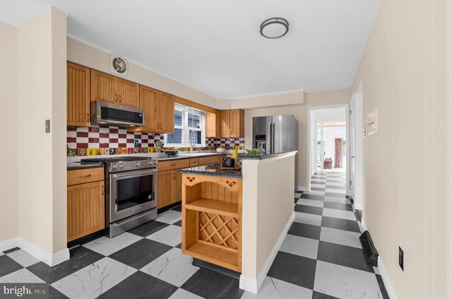 3935 W SHORE DR, Edgewater, MD 21037