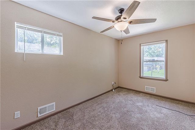 8602 E 84th Terrace, Raytown, MO 64138
