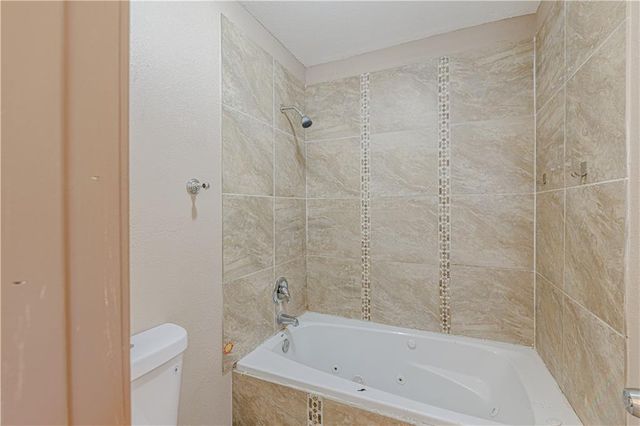 8602 E 84th Terrace, Raytown, MO 64138