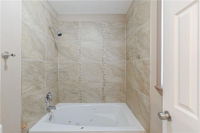 8602 E 84th Terrace, Raytown, MO 64138
