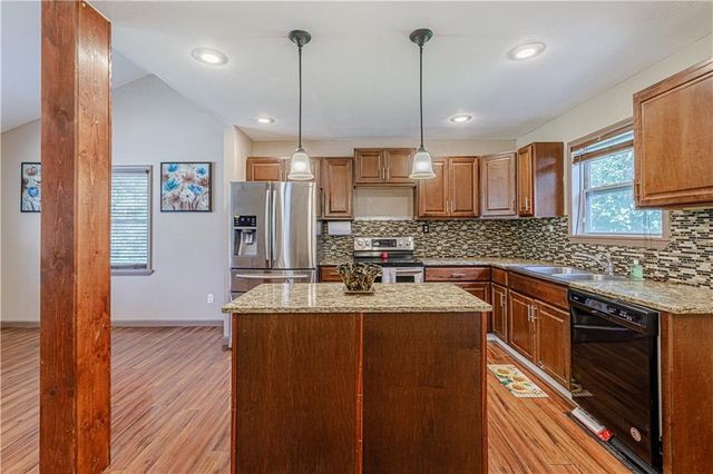 8602 E 84th Terrace, Raytown, MO 64138