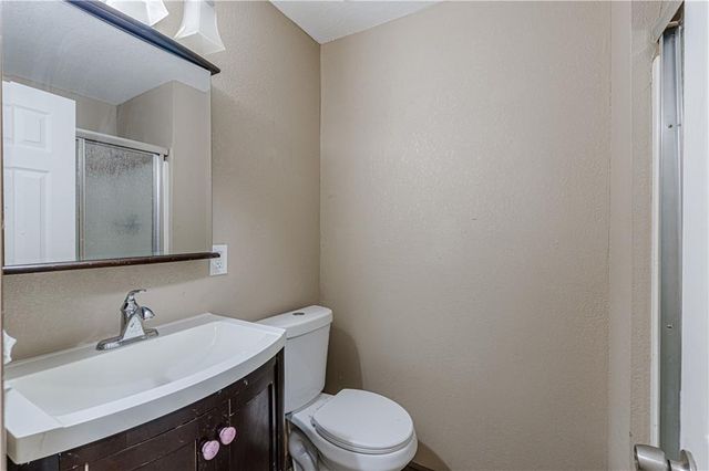 8602 E 84th Terrace, Raytown, MO 64138
