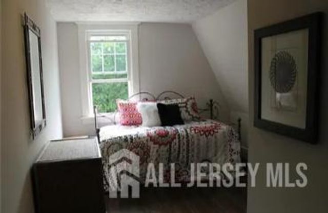 272 Lake Avenue, Metuchen, NJ 08840