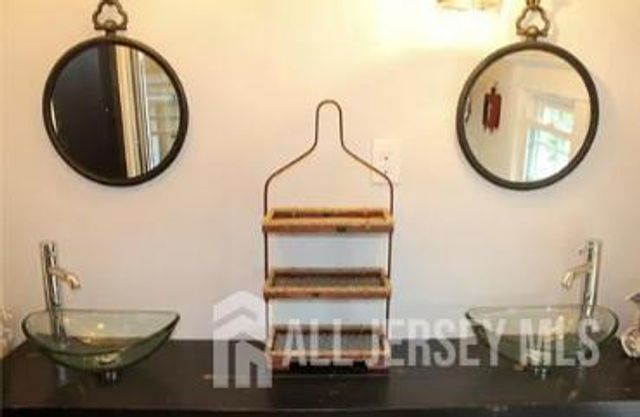 272 Lake Avenue, Metuchen, NJ 08840