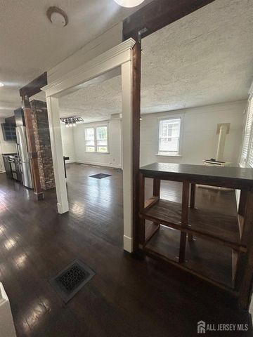 272 Lake Avenue, Metuchen, NJ 08840