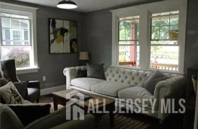 272 Lake Avenue, Metuchen, NJ 08840