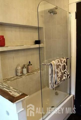 272 Lake Avenue, Metuchen, NJ 08840