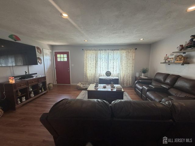 36 Maplewood Avenue, Colonia, NJ 07067