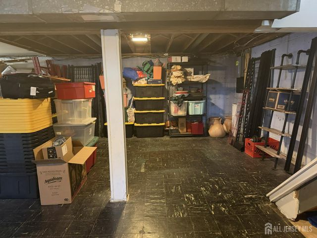 36 Maplewood Avenue, Colonia, NJ 07067