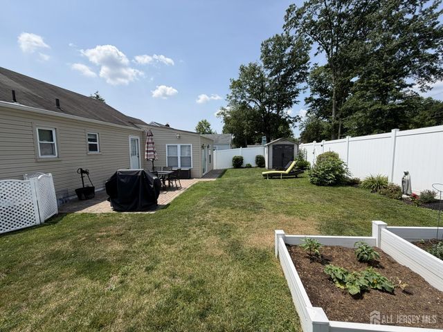36 Maplewood Avenue, Colonia, NJ 07067