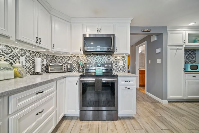 30 Spring Cove Road, Nashua, NH 03062