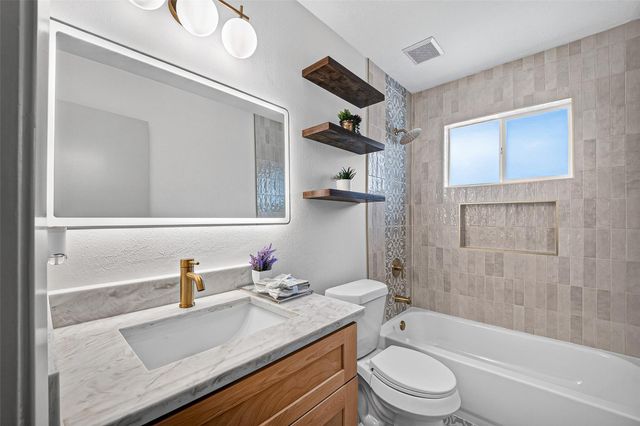 15702 La Cabana Drive, Houston, TX 77062