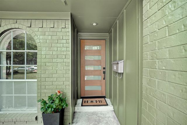 15702 La Cabana Drive, Houston, TX 77062