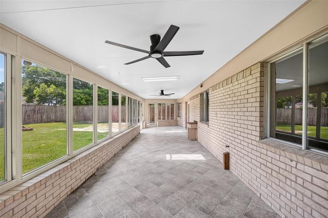 15702 La Cabana Drive, Houston, TX 77062