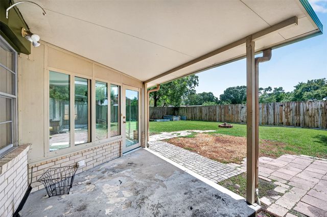 15702 La Cabana Drive, Houston, TX 77062