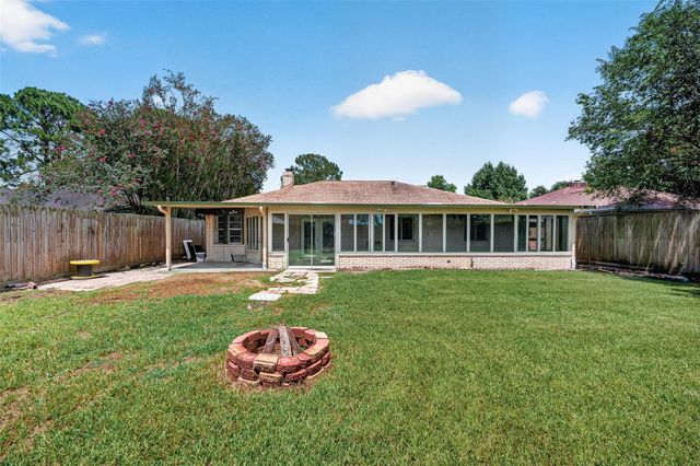 15702 La Cabana Drive, Houston, TX 77062