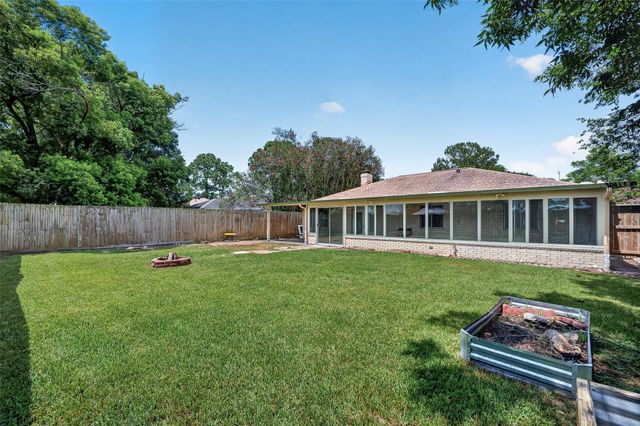 15702 La Cabana Drive, Houston, TX 77062