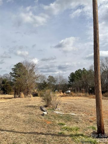 293 S Pea Ridge Road, Mooresboro, NC 28114