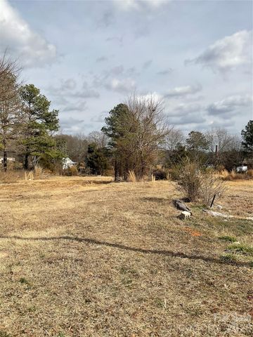 293 S Pea Ridge Road, Mooresboro, NC 28114