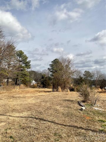 293 S Pea Ridge Road, Mooresboro, NC 28114