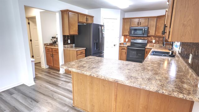 7214 Sandyridge Place, Fort Wayne, IN 46835