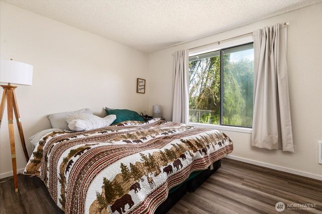 699 Maplewood Loop, Oak Harbor, WA 98277