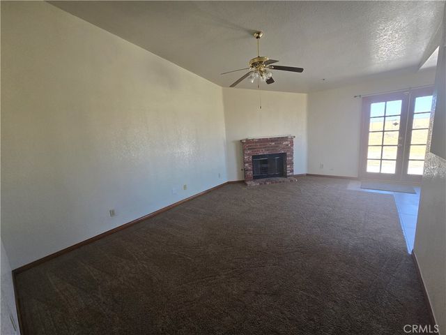 7057 W Avenue H, Lancaster, CA 93536