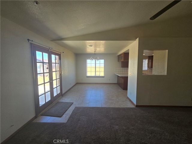 7057 W Avenue H, Lancaster, CA 93536