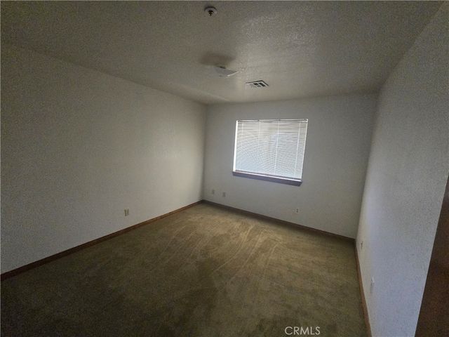 7057 W Avenue H, Lancaster, CA 93536