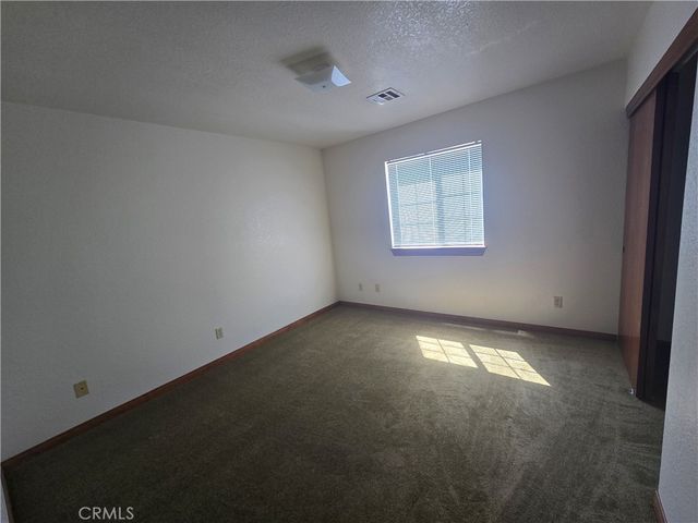 7057 W Avenue H, Lancaster, CA 93536