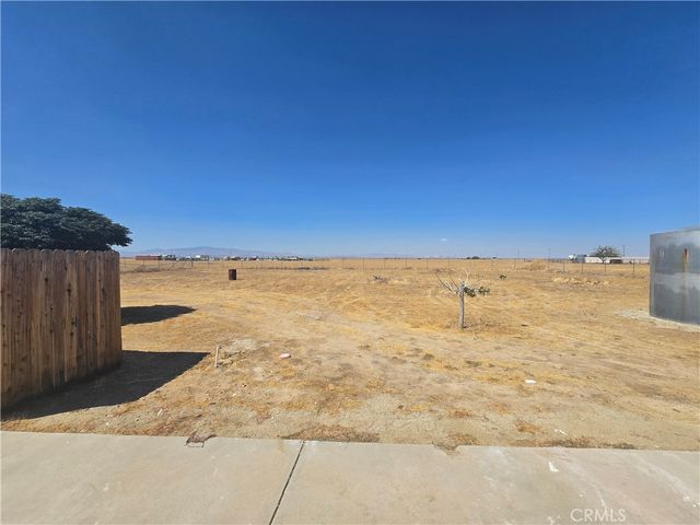 7057 W Avenue H, Lancaster, CA 93536