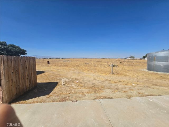 7057 W Avenue H, Lancaster, CA 93536