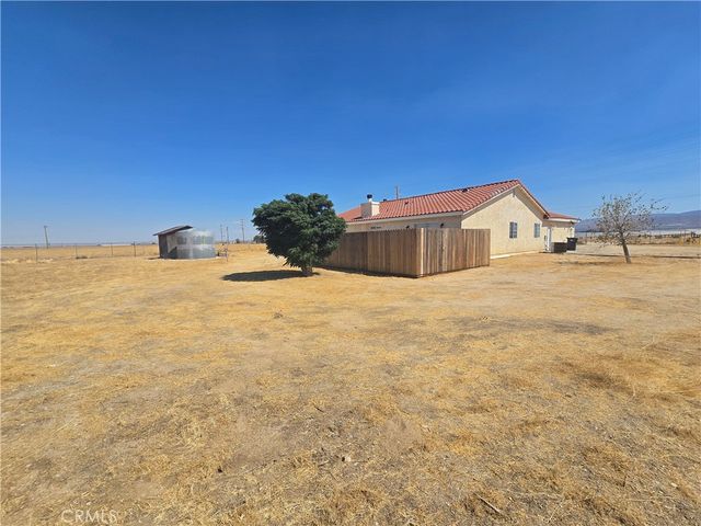 7057 W Avenue H, Lancaster, CA 93536