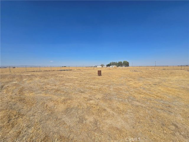 7057 W Avenue H, Lancaster, CA 93536