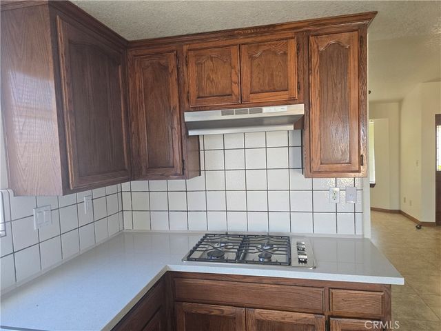 7057 W Avenue H, Lancaster, CA 93536